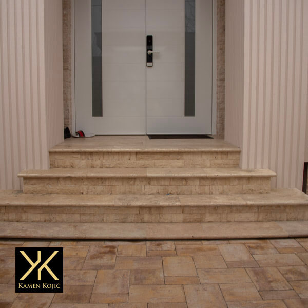 Travertin noche stepenice