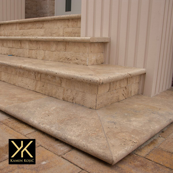 stepenice od kamena noche